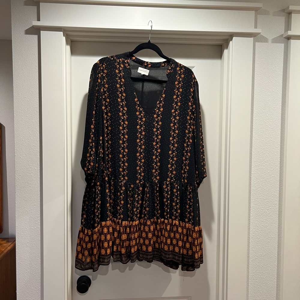MELLODAY Black and Orange Floral Tunic